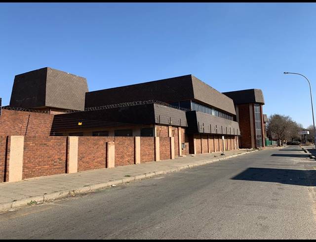 10,000M² WAREHOUSE FOR SALE IN BRAKPAN CENTRAL
